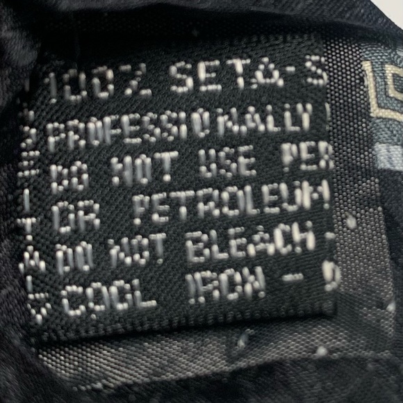 Gianni Versace tie - Picture 4 of 7